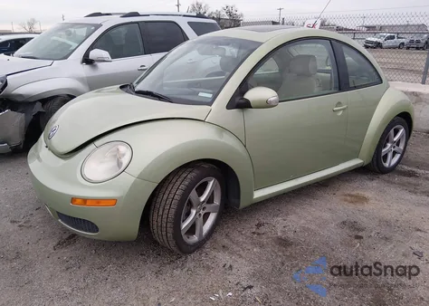 2009 Volkswagen New Beetle 2.5L из США, поврежденный, VIN 3VWRW31C29M509966